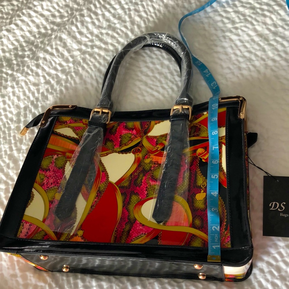 NEW with TAG uniquely beautiful bag
